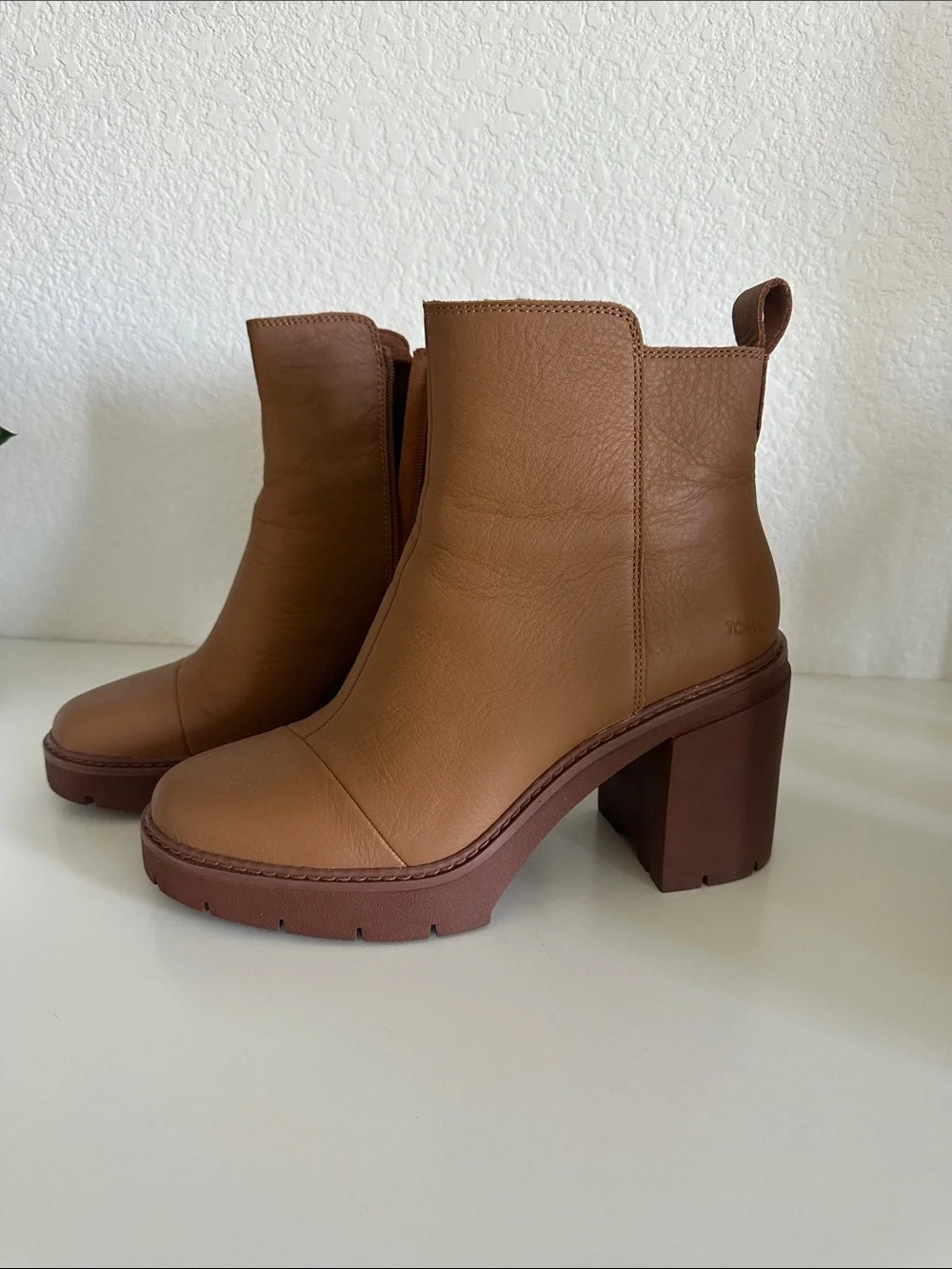 Toms Rya Leather Bootie - Picture 1 of 5